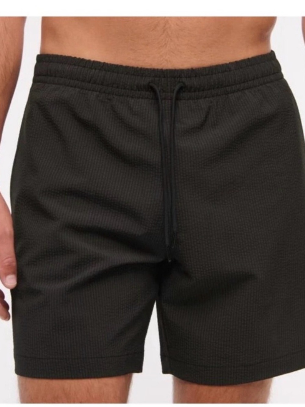 Abercrombie & Fitch Black Men's 5" Pull On Black Seersuck Lined Swim Trunk
New